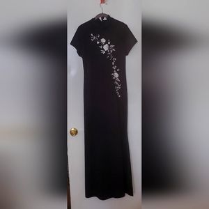 Vintage Arianna by Rachel Kaye Embroidered Floral Chinese Black Maxi Dress.
